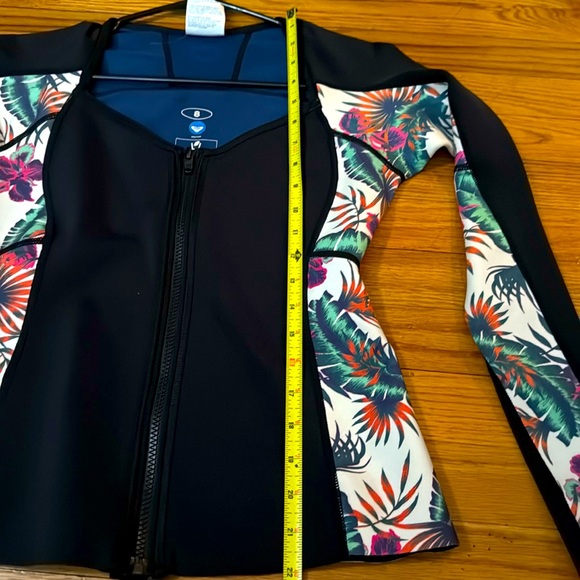 🔥🔥ROXY - BEACH CLASSICS LONG SLEEVE RASHGAURD🔥🔥 the real deal LIKE NEW - Picture 6 of 6